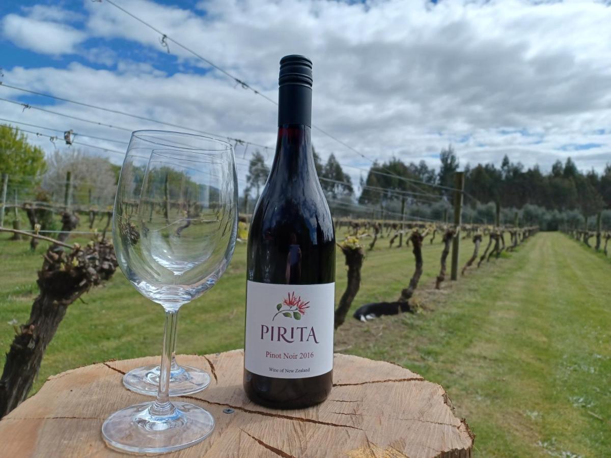 Pirita Vineyard Cottage. Upper Moutere Dış mekan fotoğraf